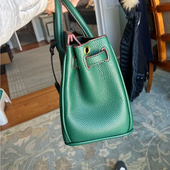 Chic Green Satchel Bag - Picture 10 of 10